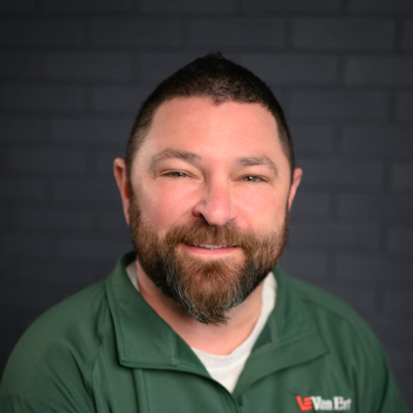 Dean Baumann headshot